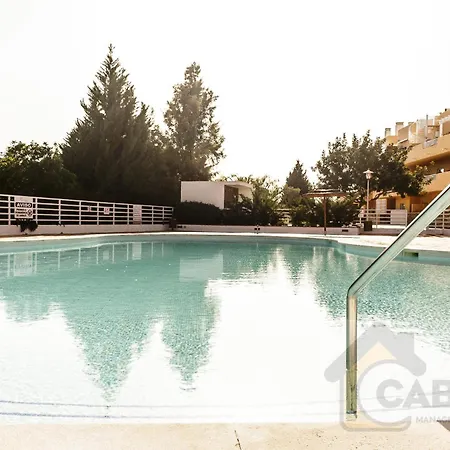 Royal Pool T2 By Yha דירה *