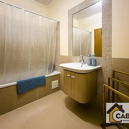 Royal Pool T2 By Yha * Conceição